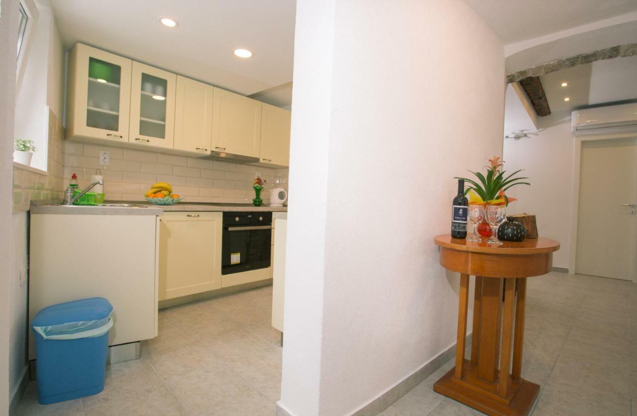 Apartment Sunce Kaštela Esterno foto