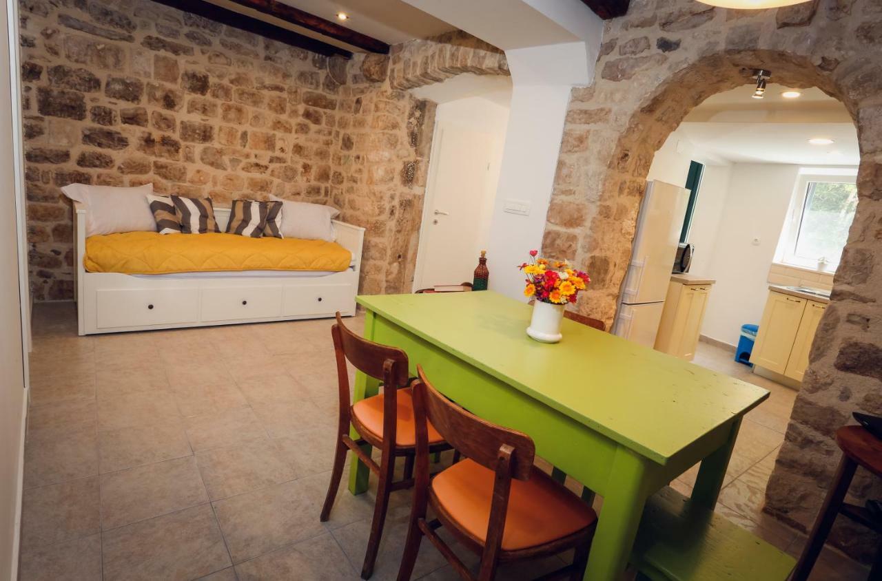 Apartment Sunce Kaštela Esterno foto