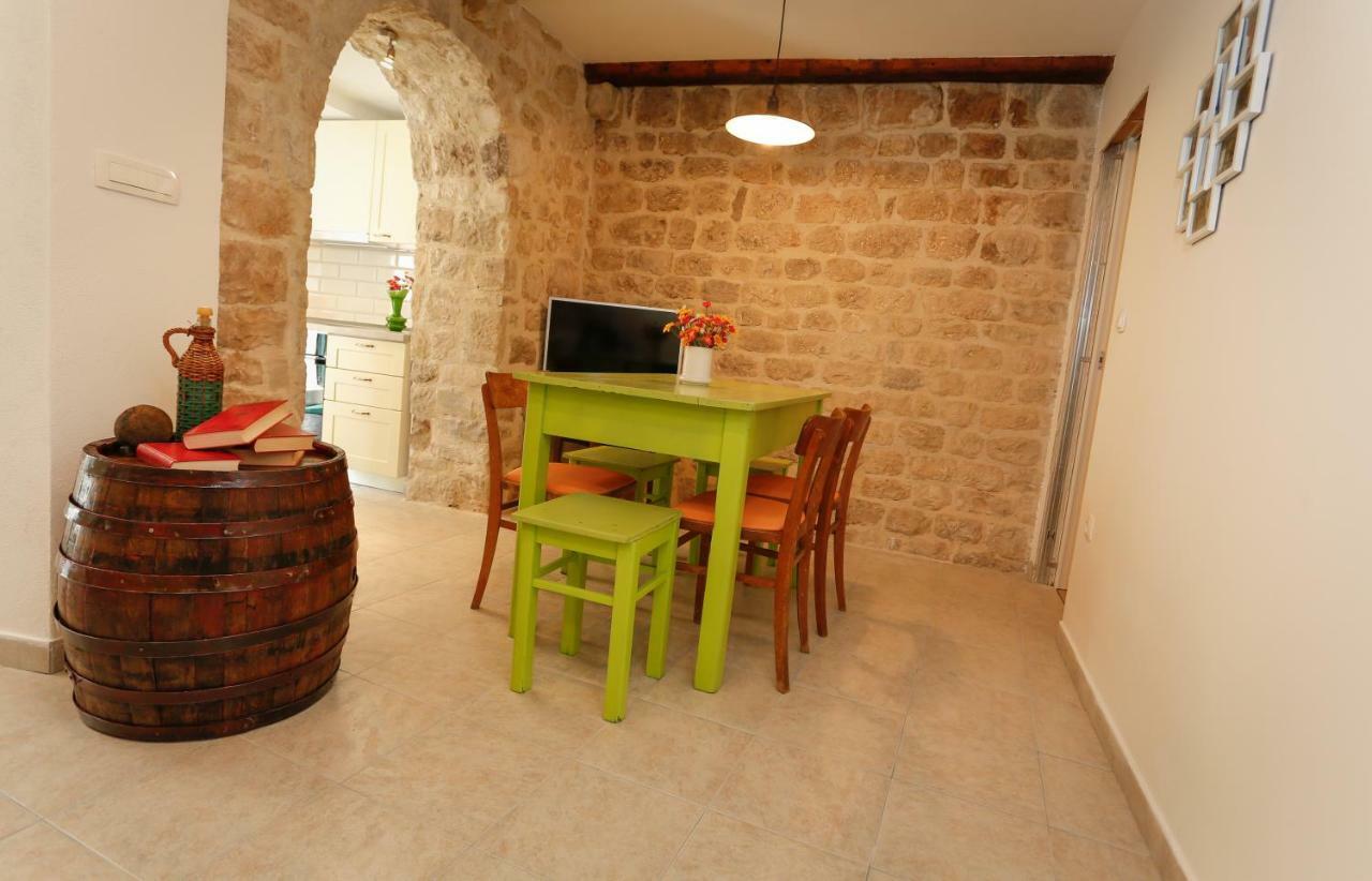 Apartment Sunce Kaštela Esterno foto